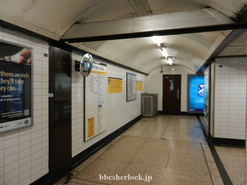 2014年1月：地下鉄チャリングクロス駅