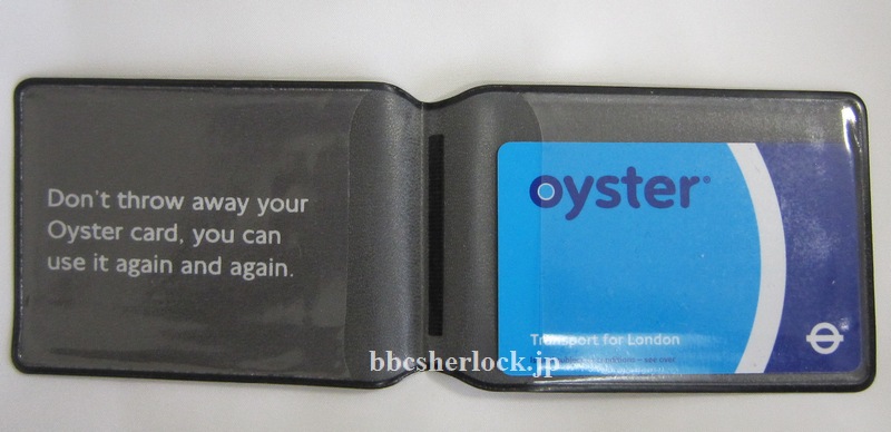 窓口で買うともらえるパスケースに入れたオイスターカード(2006年購入版