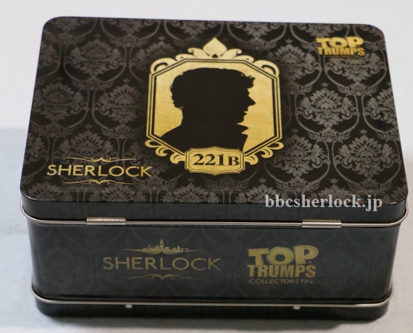 缶ケース底。SHERLOCKのロゴと、Top Trumpsのロゴ。